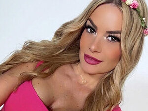 Profile Picture of Kay Devon