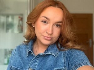 Profile Picture of BritishMissPoppy