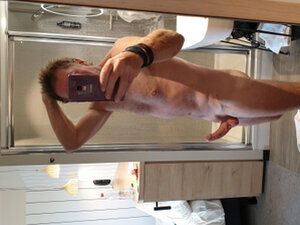 Profile Picture of lookatme1111