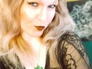 Profile Picture of HeavenDoll
