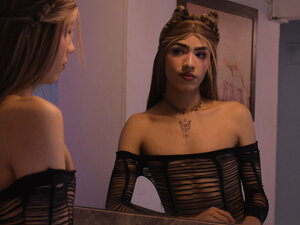 Profile Picture of MiaHaward